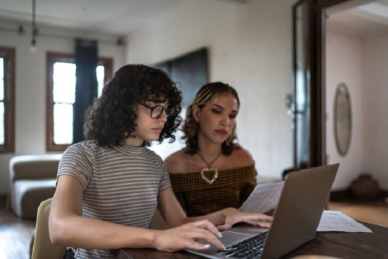 10 Essential Tips For Individuals Under 25: Finances And Beyond